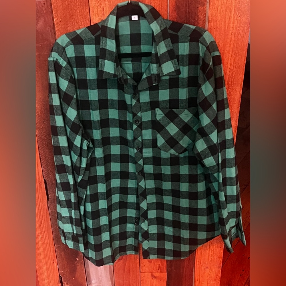 2 Plaid Shirts men’s XL - 1 gray and 1 green